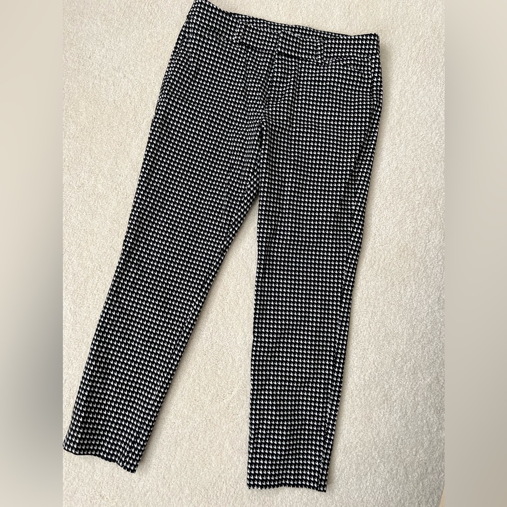 Old Navy Women’s Pixie Pants, Size 8